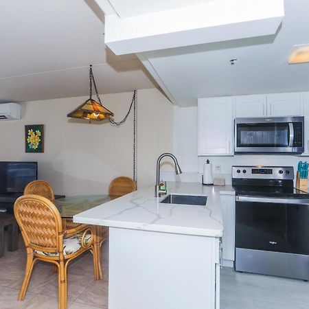 Ilikai Tower One Bedroom Lagoon View Waikiki Condos With Lanai & Free Wifi Χονολουλού Δωμάτιο φωτογραφία